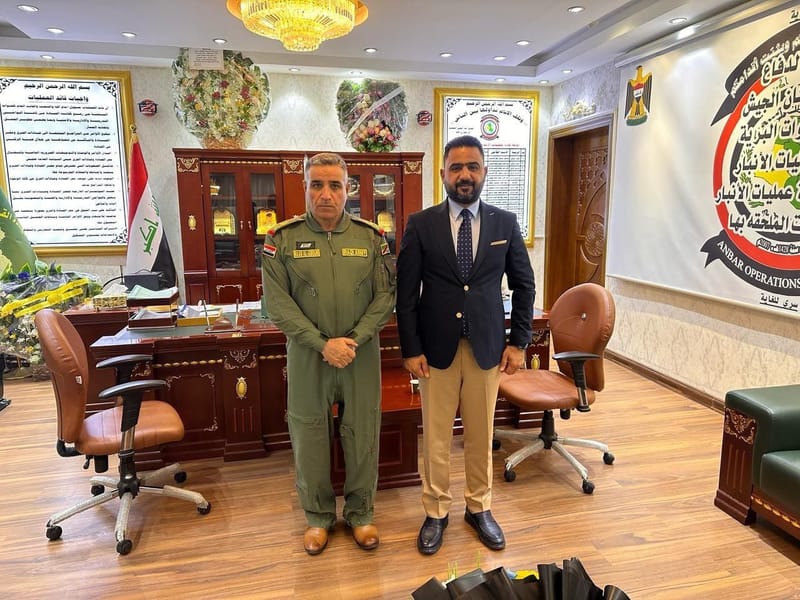 الأستاذ وائل الأسدي يزور اللواء الركن رعد الجبوري، قائد عمليات الأنبار، في مقر القيادة.