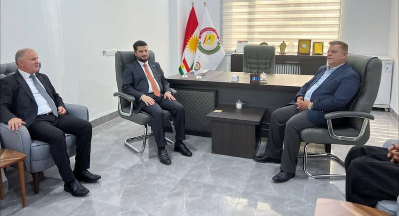 في محافظة السليمانية.. الأستاذ صباح الصالحي يزور مقر نقابة المعلمين ويلتقي الأستاذ دلشاد مجيد نقيب المعلمين في المحافظة