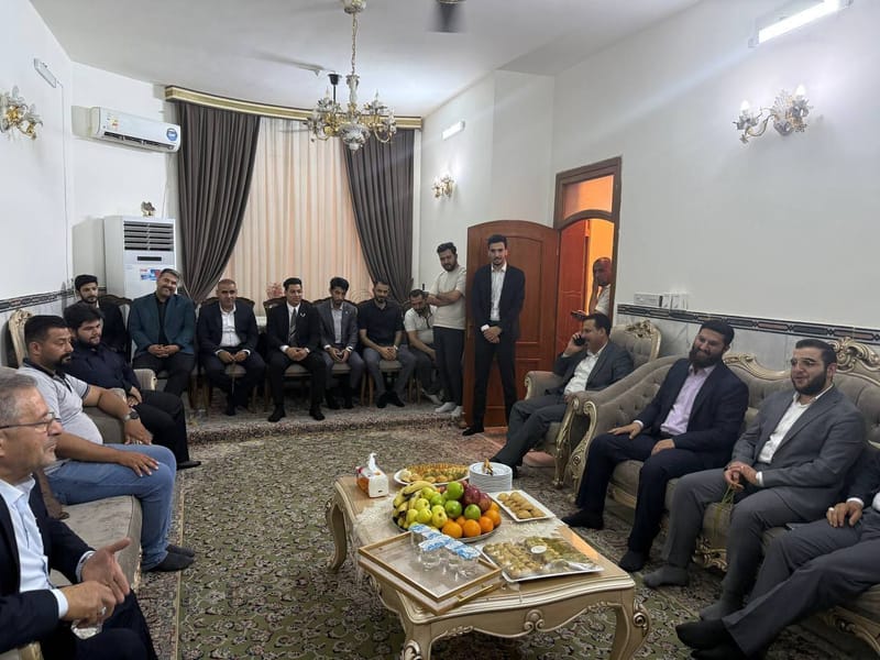 ضمن سلسلة الزيارات الميدانية، أجرى السيد رضا الحكيم زيارة ميدانية التقى خلالها بمسؤول ملف "همم الطلابي" السيد مرتضى آل طعمة مع جمع من أعضاء التجمع، بحضور السيد حيدر العويدي، مسؤول إقليم الفرات الأوسط.