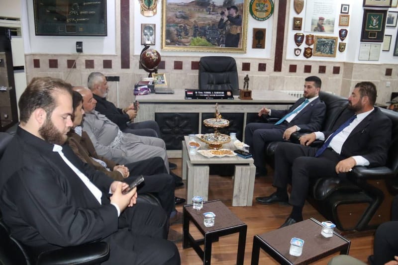 مسؤول إقليم كردستان الأستاذ صباح الصالحي يزور عائلة الفقيد اللواء فاضل برواري في محافظة دهوك، ويستذكر مع ذويه دوره الكبير في الدفاع عن العراق وشعبه.