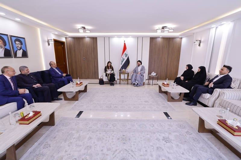 التقي سماحة السيد عمار الحكيم وفدًا إعلاميًا من جمهورية مصر العربية، ضم عددًا من كتاب الرأي والإعلاميين