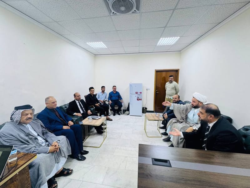 أمين محافظة واسط الشيخ حميد الكعبي يزور الأستاذ رحمن الدلفي، عضو مجلس المحافظة ورئيس لجنة الاستثمار، في مقر عمله داخل المجلس، بحضور عدد من القيادات التيارية.