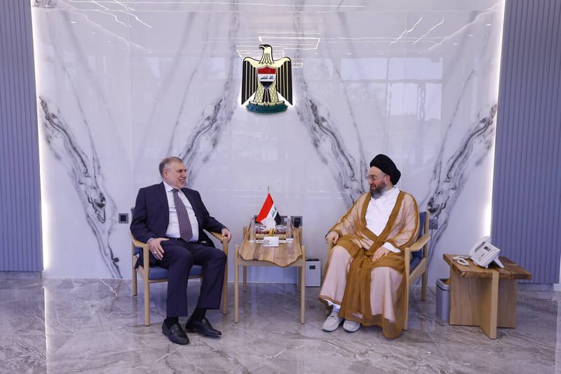 لقاء سماحة السيد عمار الحكيم  بالاستاذبهاء الأعرجي و الاستاذ محمد توفيق علاوي