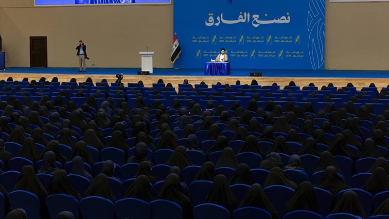 لقاء سماحة السيد عمار الحكيم جمعٍ من تنظيمات المرأة في تيار الحكمة الوطني