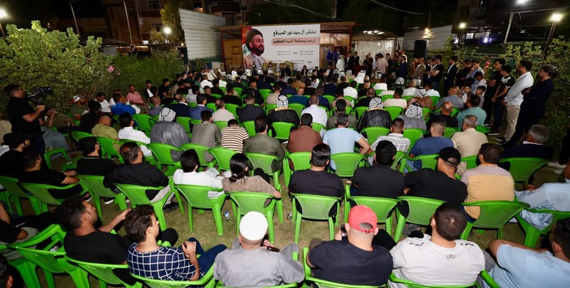 التقى سماحة السيد عمار الحكيم جمعًا من السادة والشيوخ والوجهاء مضيف السادة آل سيد نور المبرقع، مضيف السيد نوري السيد محسن النوري المبرقع