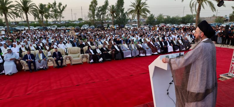 التقي سماحة السيد عمار الحكيم جناب الشيخين الكريمين شاكر المنصوري وحاجم المنصوري،و جمعًا من السادة والشيوخ والوجهاء في قضاء المدائن