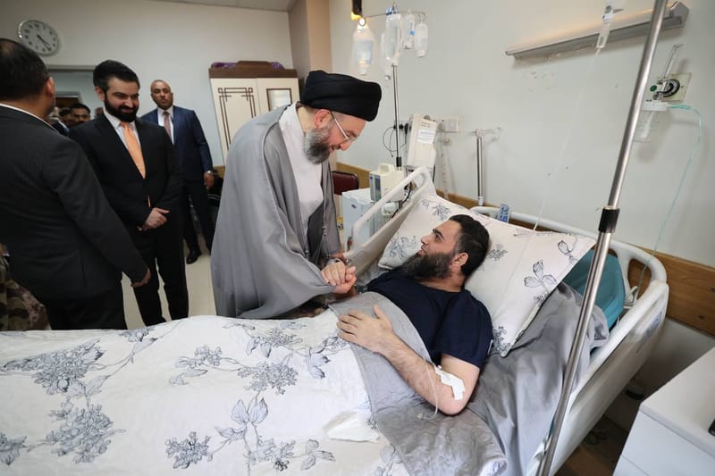 تفقد سماحة السيد عمار الحكيم  المرضى الراقدين في مستشفى مدينة الطب ببغداد في أول أيام عيد الأضحى المبارك