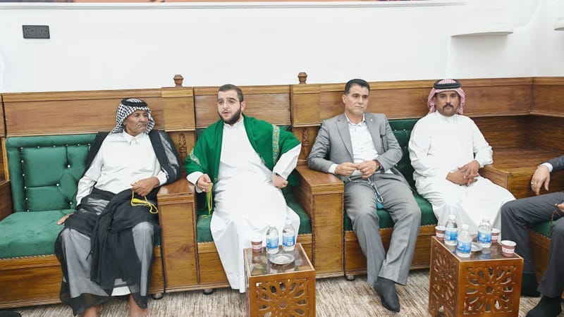 خلال جولته في محافظة المثنى.. السيد رضا الحكيم يزور مضيف الشيخ مالك آل حسن شيخ عشائر قبيلة آل عبس.