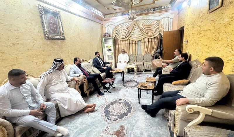 جانب من زيارة مسؤول اقليم الجنوب السيد قصي الموسوي والوفد المرافق له لعضو مجلس المحافظة الأستاذ أبو غيث السوداني.