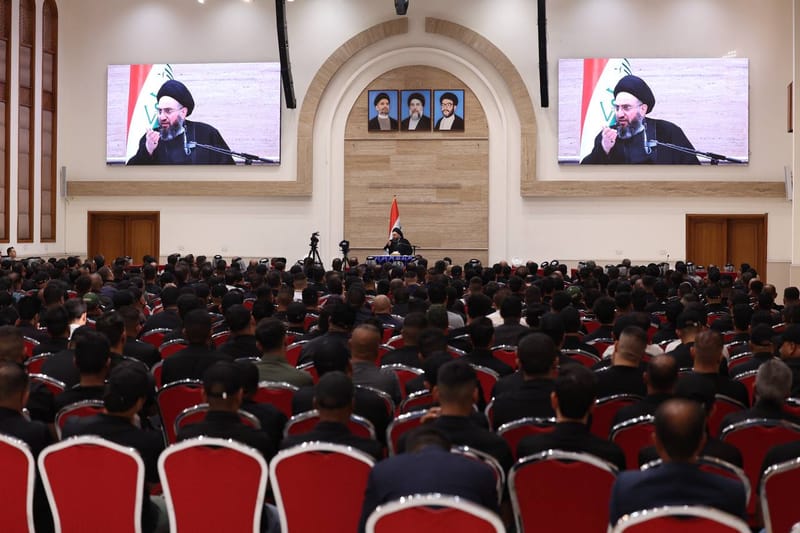 لقاء سماحة السيد عمار الحكيم مع جمعٍ من شيوخ ووجهاء وأهالي محافظة بابل، جددنا التعازي بذكرى شهادة الإمام الحسين والإمام زين العابدين (عليهما السلام)