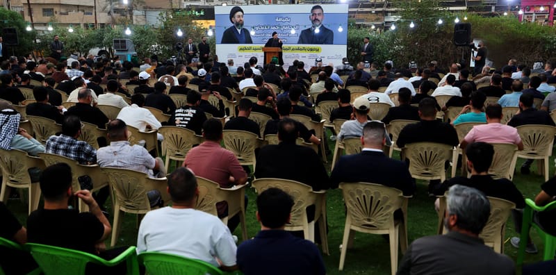 لقاء سماحة السيد عمار الحكيم في منطقة الغزالية في بغداد، وبضيافة جمعٍ من شيوخ ووجهاء عشيرة السادة البو ذبحك الحسيني