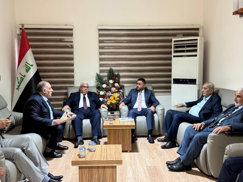 مسؤول إقليم الشمال والغرب الأستاذ وائل الأسدي، يستقبل رئيس جامعة كركوك السابق الدكتور عباس تقي، وقائمقام قضاء داقوق، إضافة إلى جمعٍ من وجهاء القضاء.