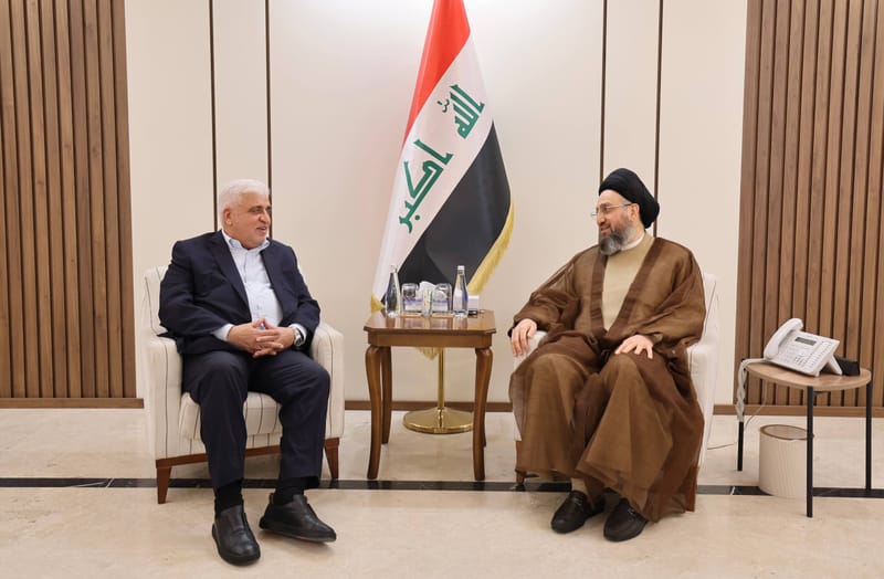 تبادل سماحة السيد عمار الحكيم التهاني مع إلسادة: الأستاذ فالح الفياض، رئيس هيئة الحشد الشعبي، والأستاذ محسن المندلاوي، النائب الأول لرئيس مجلس النواب، والأستاذ شبل الزيدي، رئيس تحالف خدمات