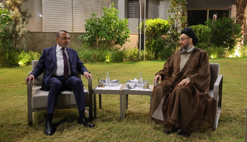 تبادل سماحة السيد عمار الحكيم  التهاني مع الأخوة الأستاذ مثنى السامرائي، رئيس تحالف عزم، والأستاذ أحمد الأسدي وزير العمل والشؤون الاجتماعية