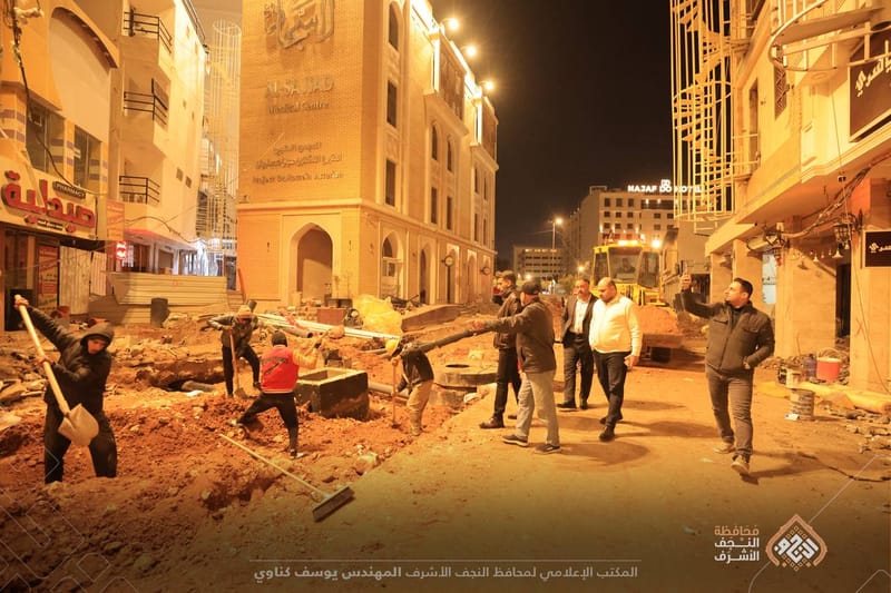 بعد منتصف الليل ومن المدينة القديمة.. محافظ النجف الأشرف يتابع الأعمال الجارية في شارع زين العابدين ويؤكد على إكمالها ضمن المدة الزمنية المحددة