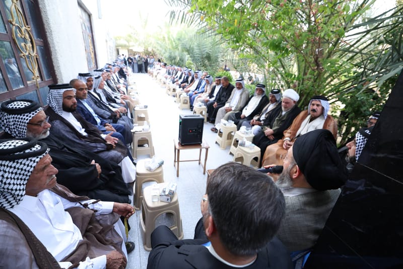 في النجف الأشرف: سماحة السيد الحكيم يزور مضيف الأستاذ هاشم الگرعاوي ويلتقي جمعًا من الشيوخ والوجهاء