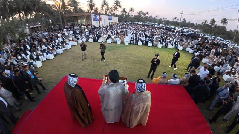 في مضيف قبيلة الزرفات..  السيد الحكيم يلتقي جمعًا غفيرًا من شيوخ ووجهاء النجف الأشرف