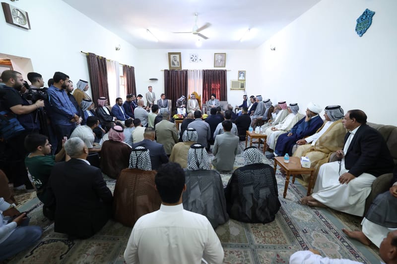 في المثنى.. سماحة السيد الحكيم يزور مضيف السيد علي سلمان أبو طبيخ