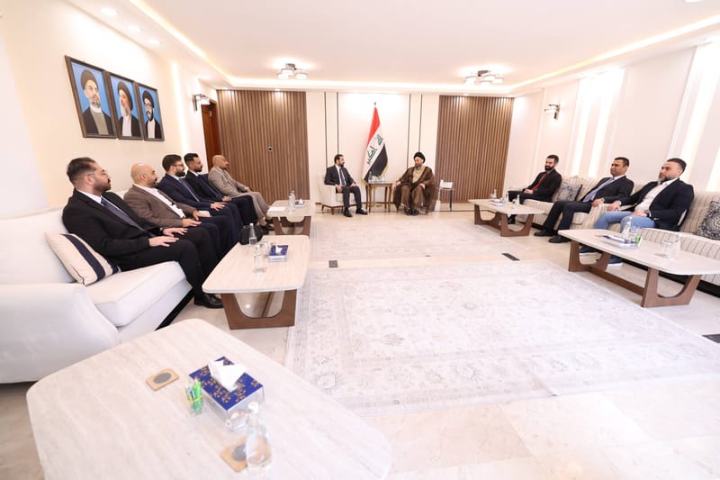 سماحة السيد الحكيم يلتقي وفد تيار الخط الوطني