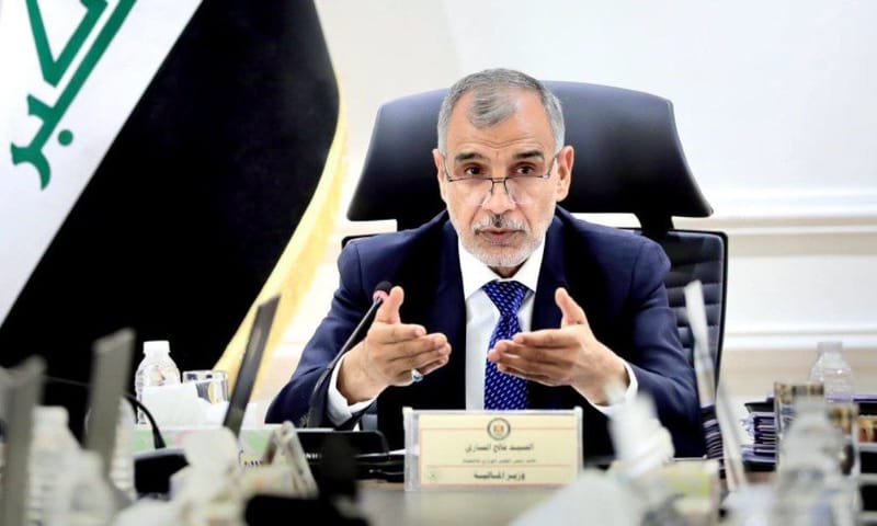 وزير المالية يوجه بمنح العلاوات والترفيعات المستحقة لموظفي الدولة