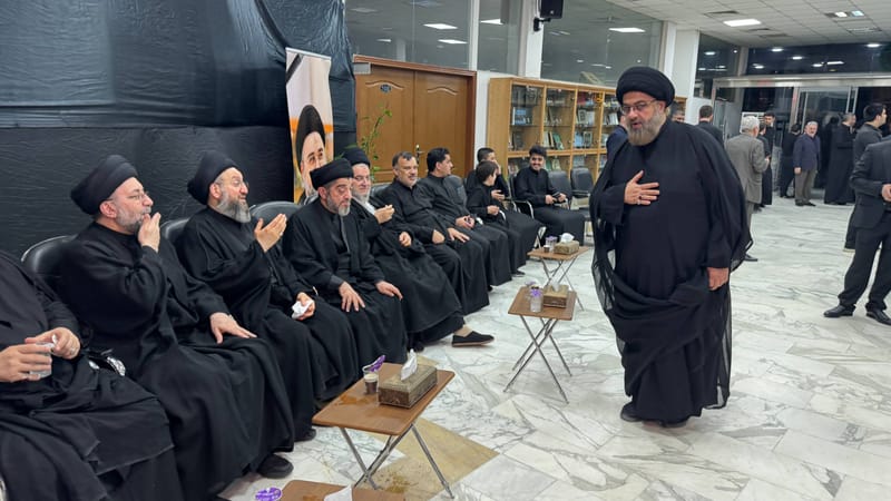 في يوم عاشوراء . سماحة السيد الحكيم يزور عدداً من المجالس الحسينية في النجف الأشرف