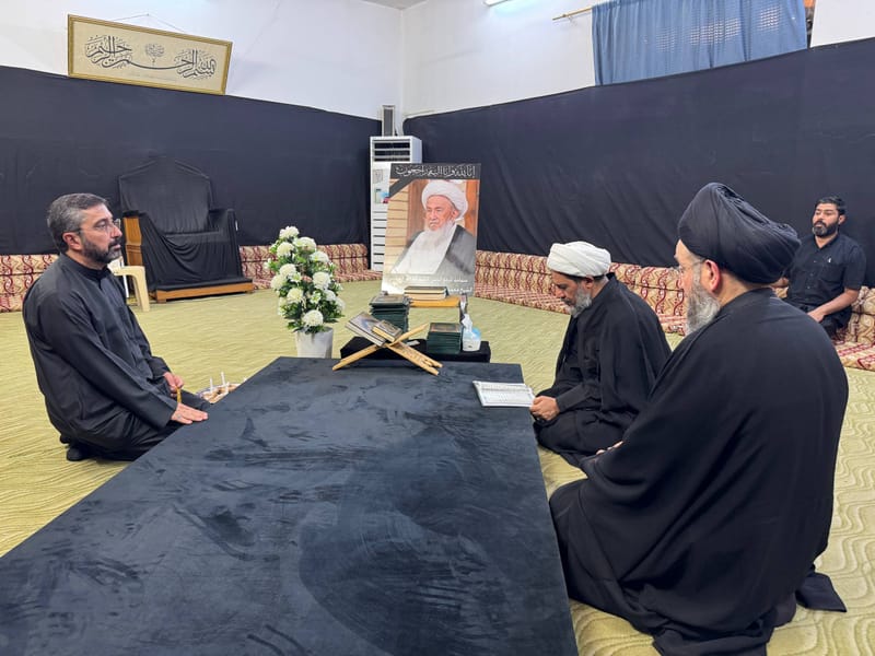 سماحة السيد الحكيم يزور عدداً من مجالس العزاء في النجف الأشرف ويترحّم على مراجع الدين العظام