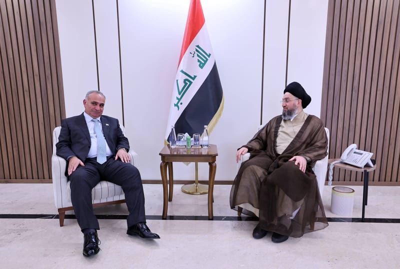 سماحة السيد الحكيم يشدد على أهمية تطوير الاستثمار واعتماد الحوكمة في معاملات المستثمرين