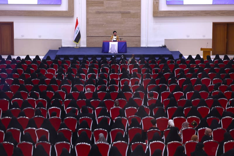 سماحة السيد الحكيم يلتقي جمعا من القيادات النسوية في النجف الأشرف