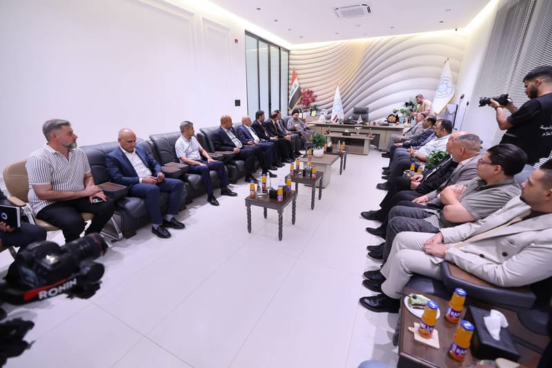 سماحة السيد الحكيم يزور مقر نقابة المهندسين العراقيين في الديوانية