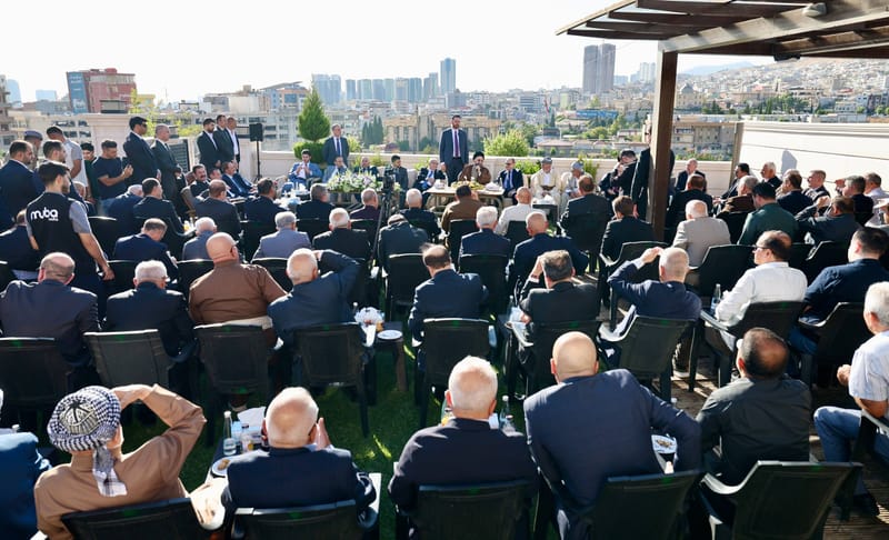 سماحة السيد الحكيم يزور مضيف الشيخ مأمون البريفكاني في دهوك
