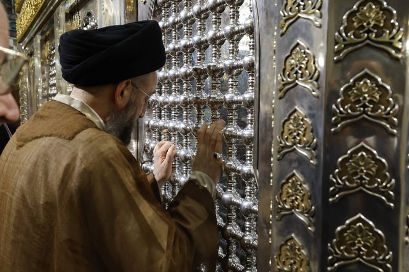 من جمهورية مصر العربية.. سماحة السيد الحكيم يزور مسجد الإمام الحسين (عليه السلام) في القاهرة