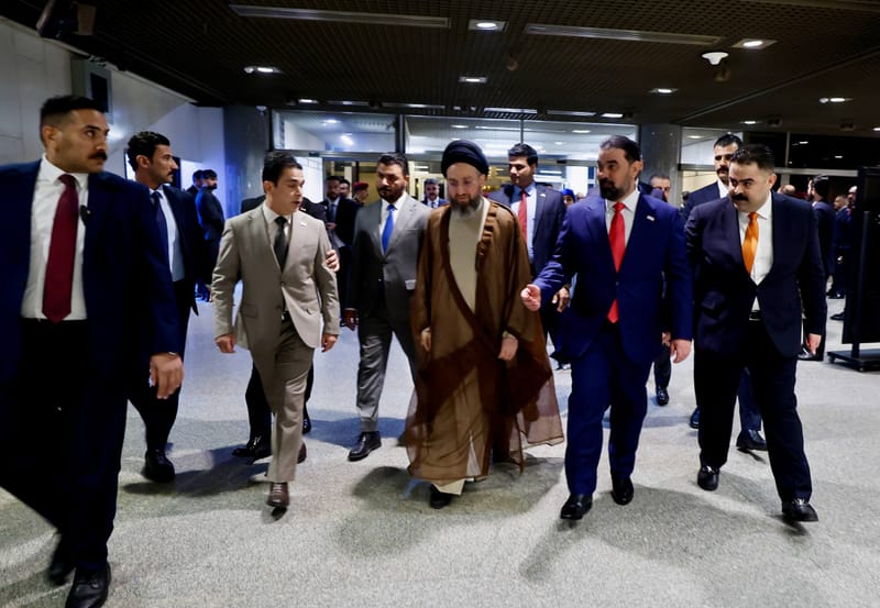 سماحة السيد الحكيم يصل لمبنى مجلس النواب قبيل جلسة التصويت على استكمال التشكيلة الحكومية