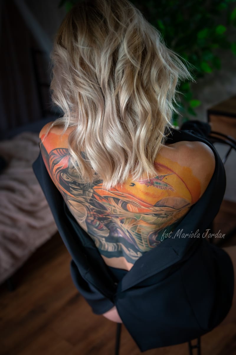 Kobiece sesje zdjęciowe w studio – odkryj swoją siłę i piękno