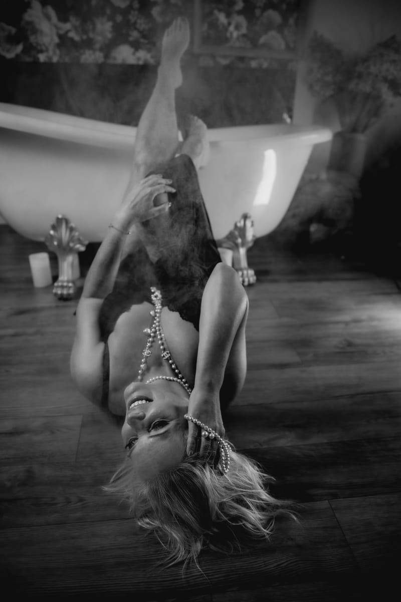 Kobiece sesje zdjęciowe w studio – odkryj swoją siłę i piękno