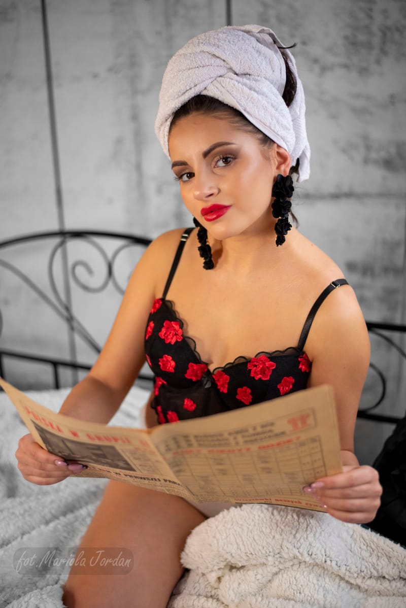 Kobiece sesje zdjęciowe w studio – odkryj swoją siłę i piękno