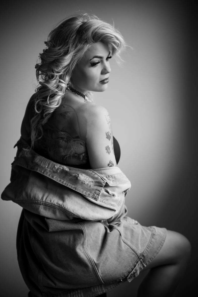 Kobiece sesje zdjęciowe w studio – odkryj swoją siłę i piękno