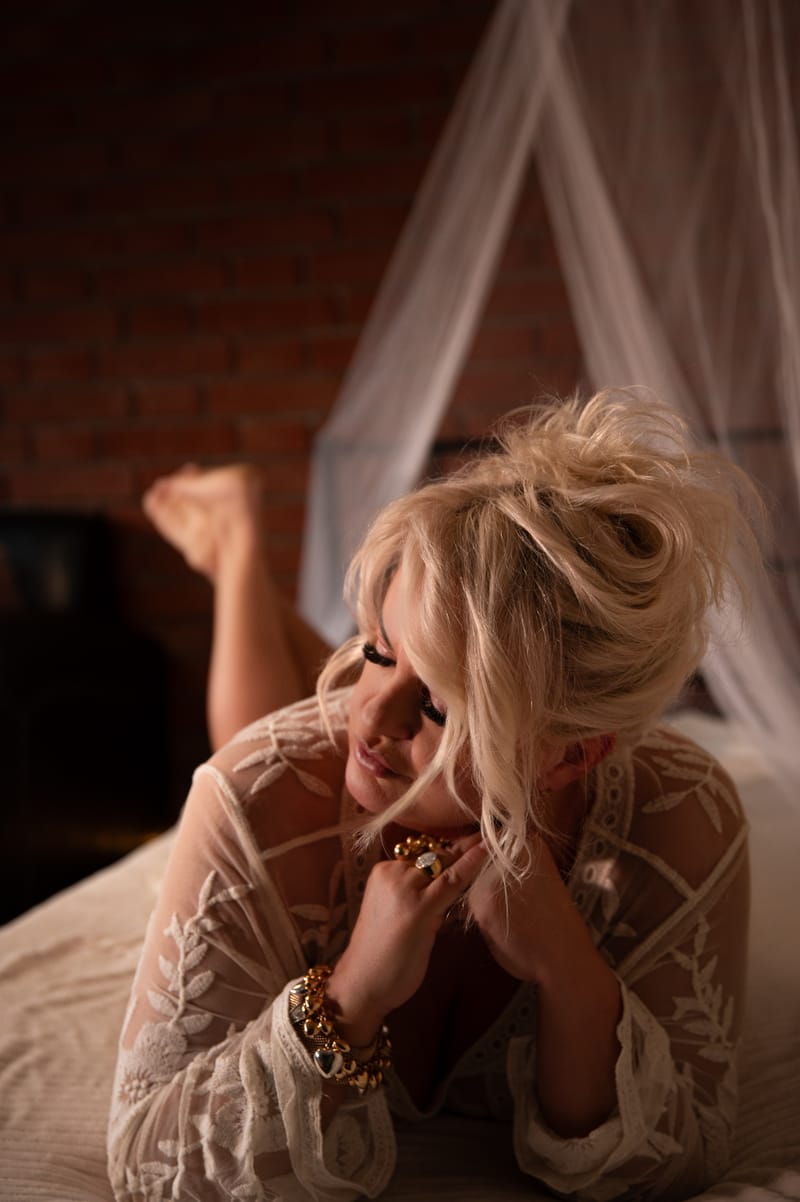 Kobiece sesje zdjęciowe w studio – odkryj swoją siłę i piękno