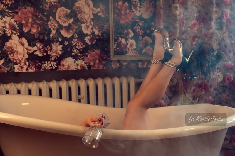 Kobiece sesje zdjęciowe w studio – odkryj swoją siłę i piękno