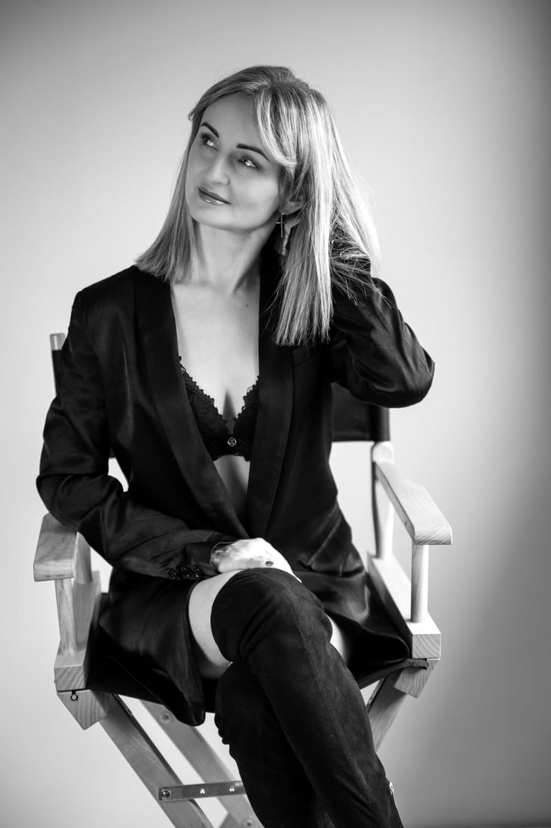 Kobiece sesje zdjęciowe w studio – odkryj swoją siłę i piękno