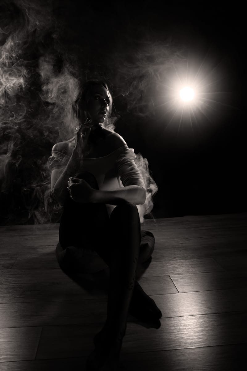 Kobiece sesje zdjęciowe w studio – odkryj swoją siłę i piękno