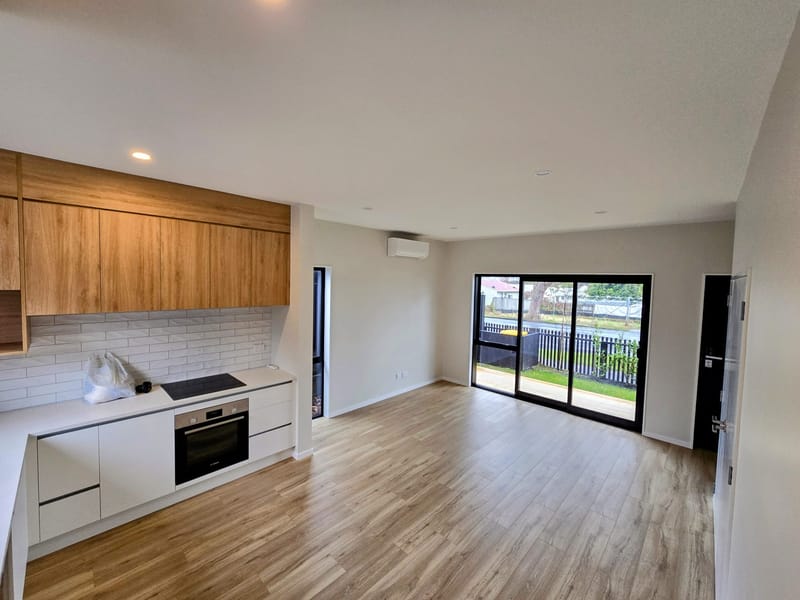 1/51 Point England Road, Point England