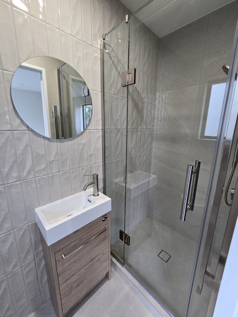 1/51 Point England Road, Point England