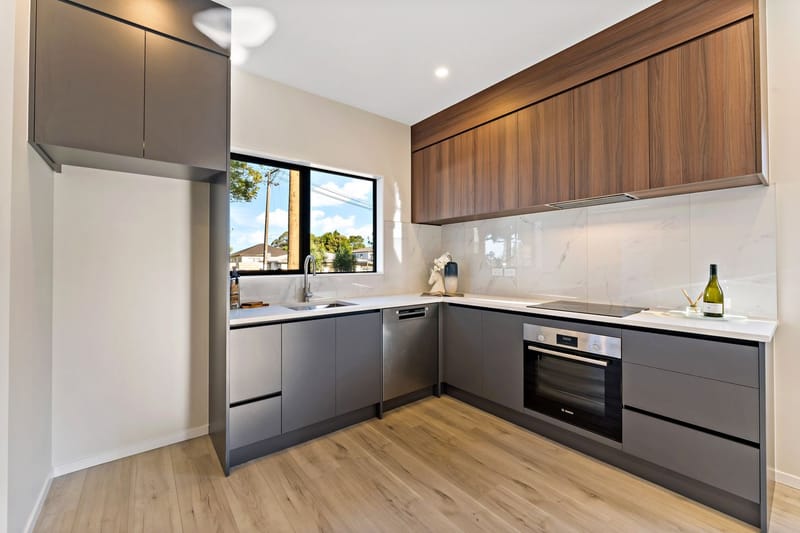 FOR RENT: 2/1 Holland Avenue, Point England