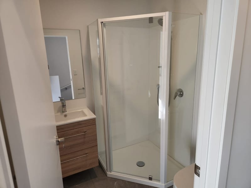 23/35 Convoy Lane, Otahuhu, NZ 1062 - Modern 2 bed 2 bath ensuite with parking