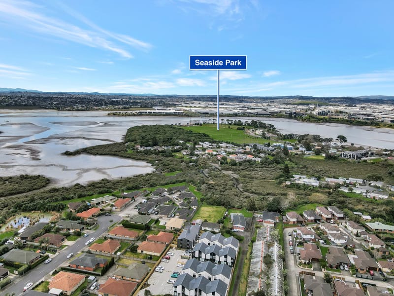 23/35 Convoy Lane, Otahuhu, NZ 1062 - Modern 2 bed 2 bath ensuite with parking