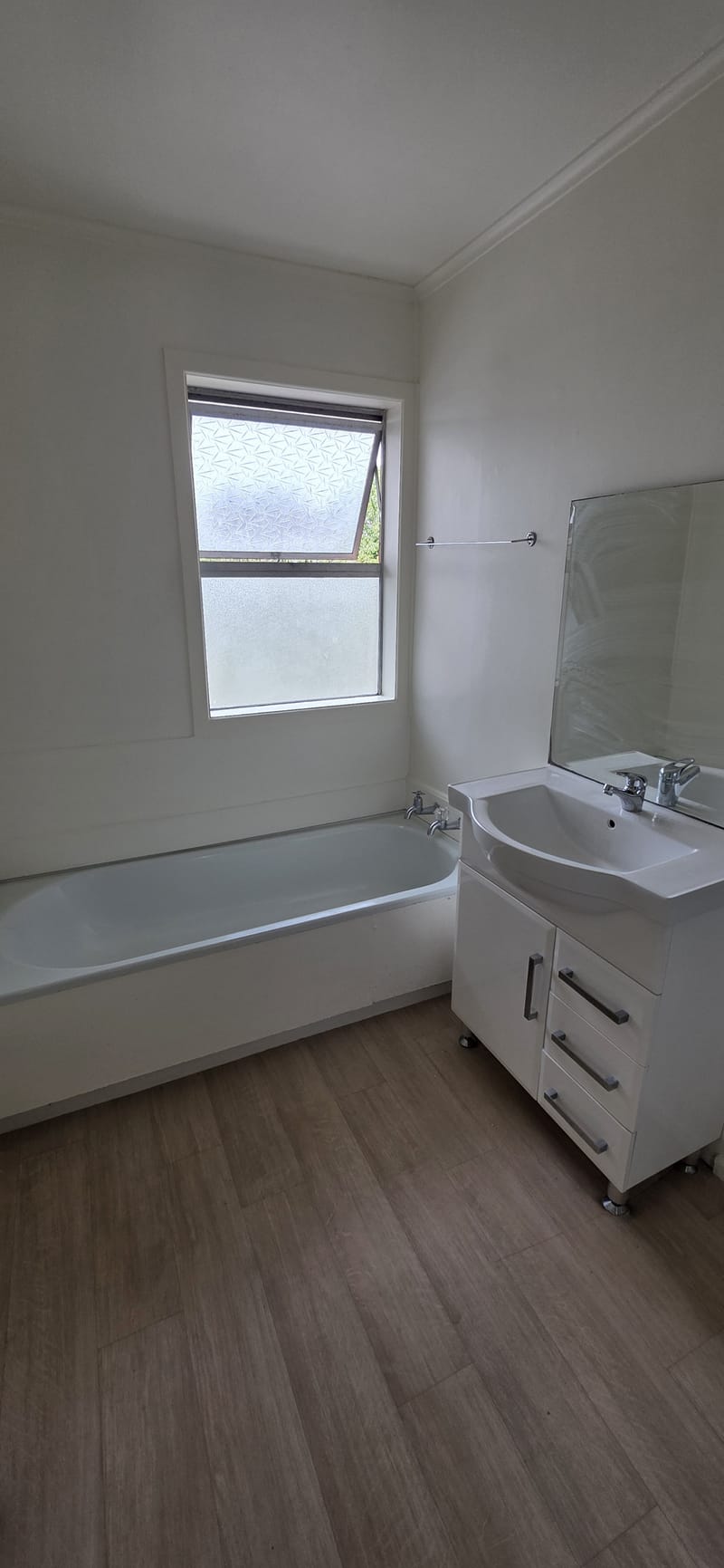 3 bed 1 bath with parking water and lawns