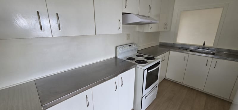 3 bed 1 bath with parking water and lawns