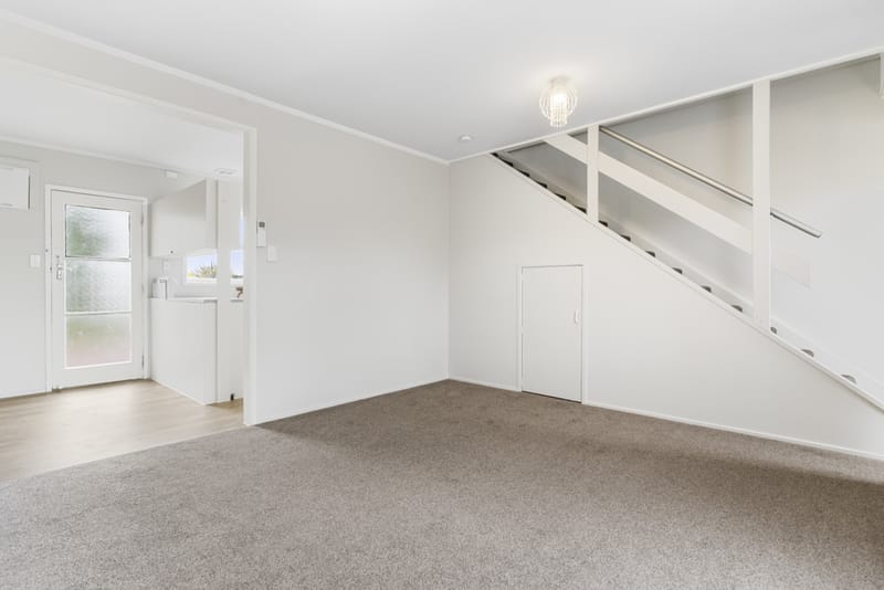 Peaceful 2 bed unit private 2 carparks