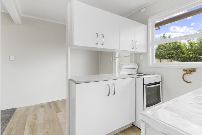 Peaceful 2 bed unit private 2 carparks