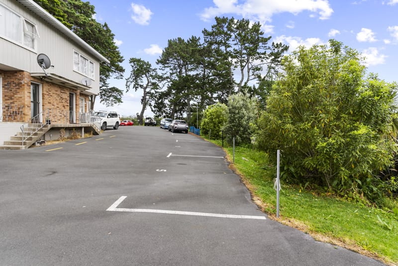 Peaceful 2 bed unit private 2 carparks